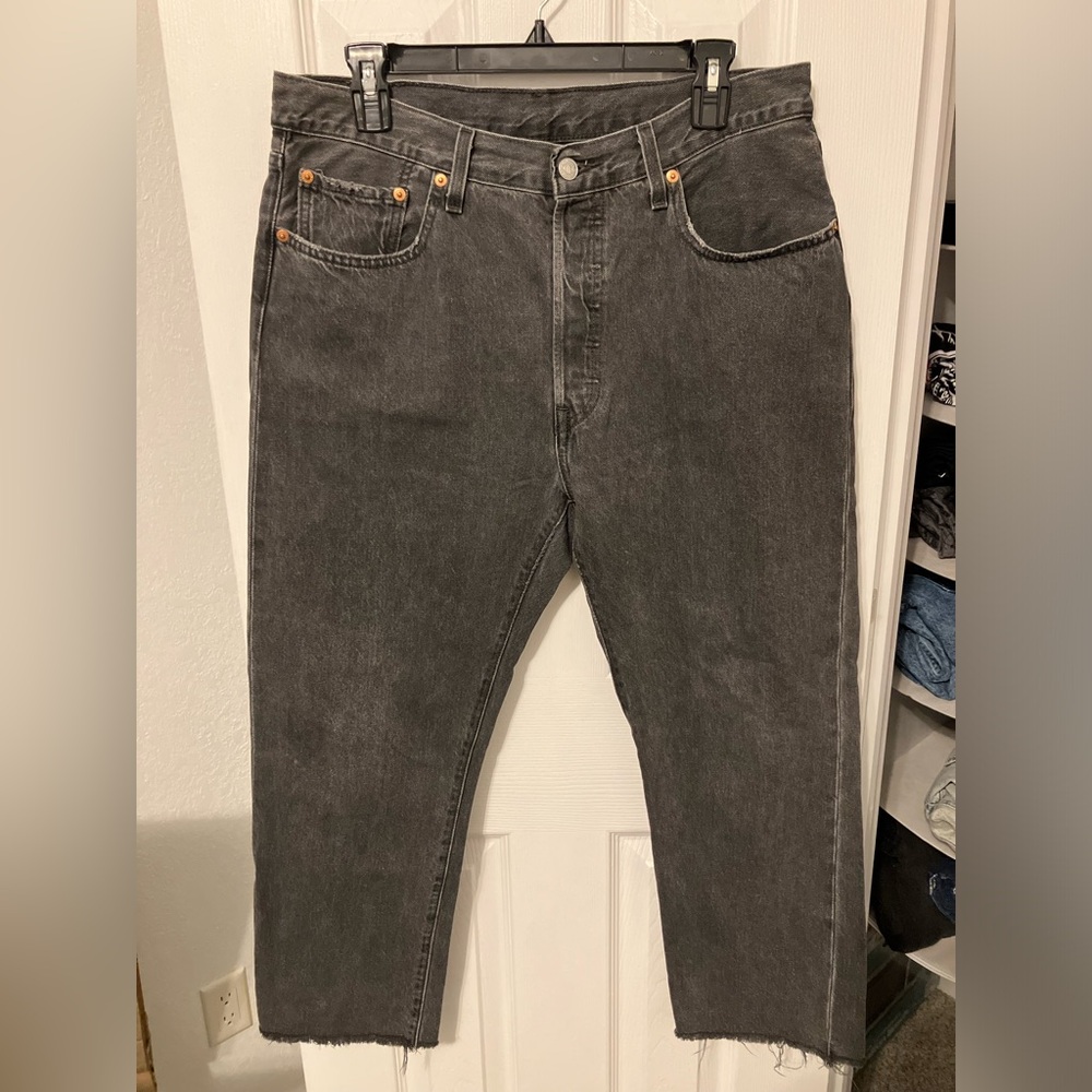 Levi’s 501 crop charcoal jeans